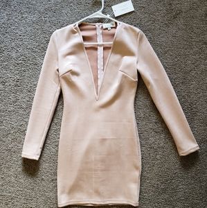 💥NWT plunge dress💥